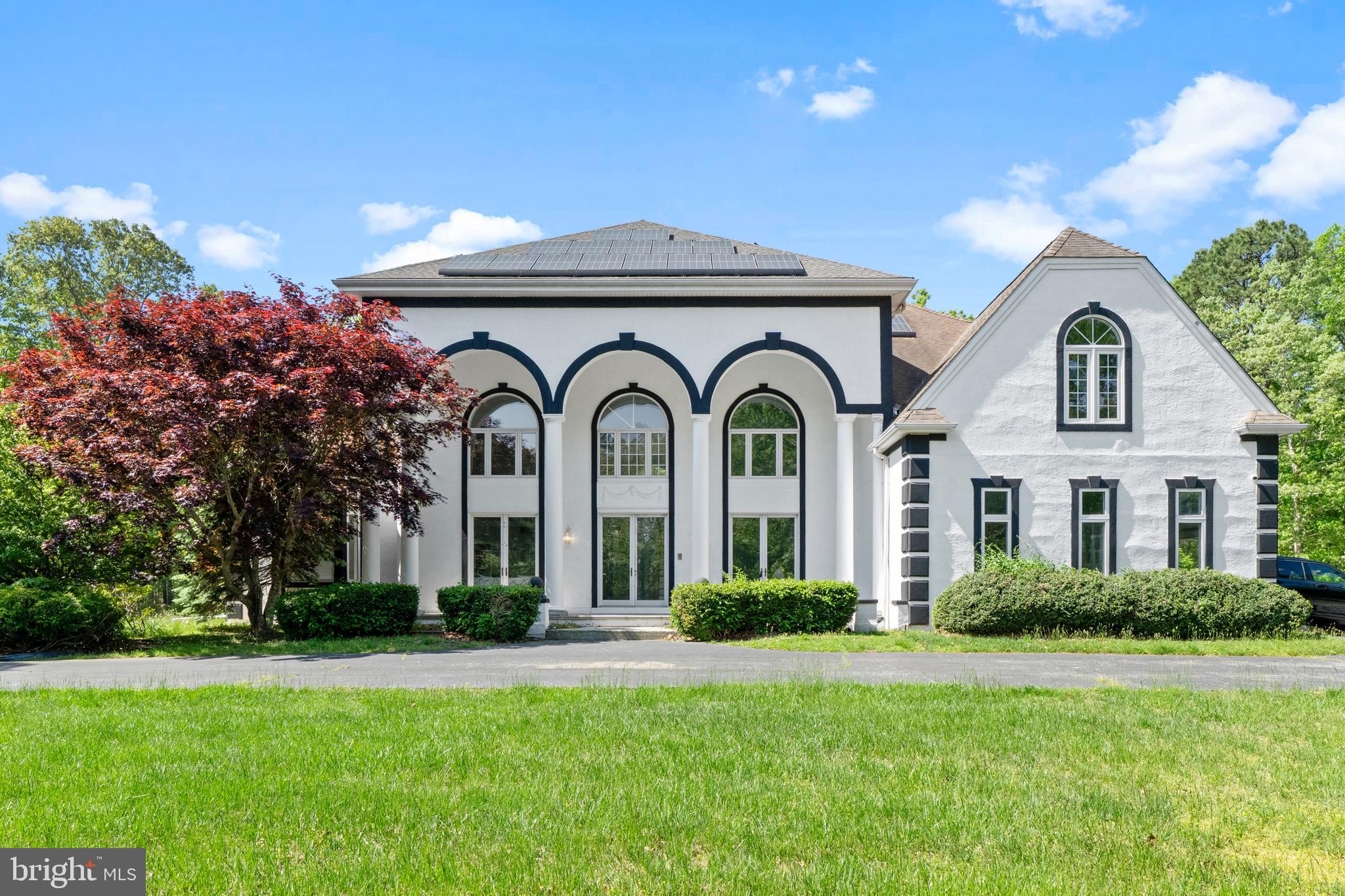 612 PINEVIEW DRIVE