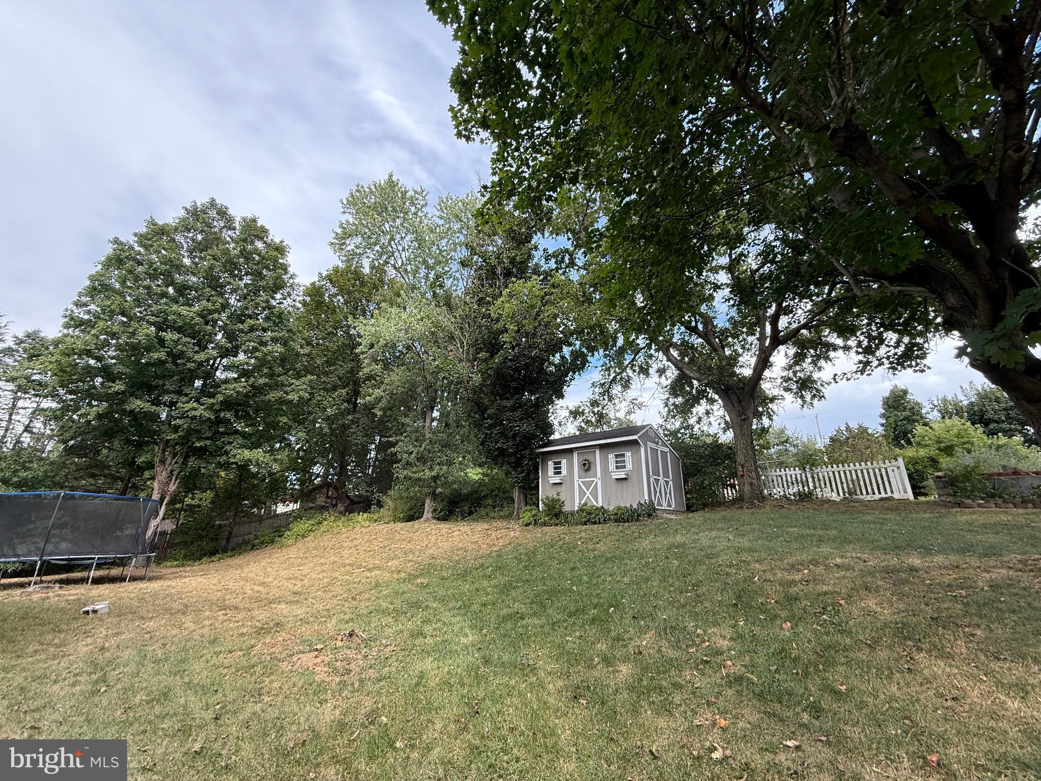 FOREST HILLS - Residential