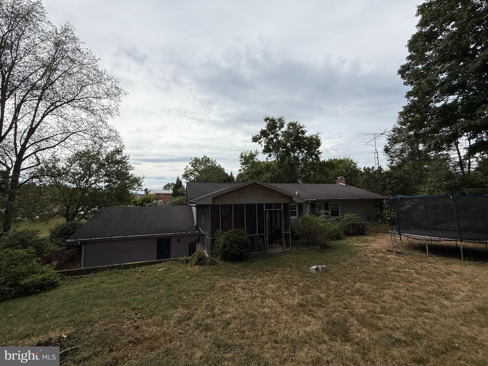 FOREST HILLS - Residential