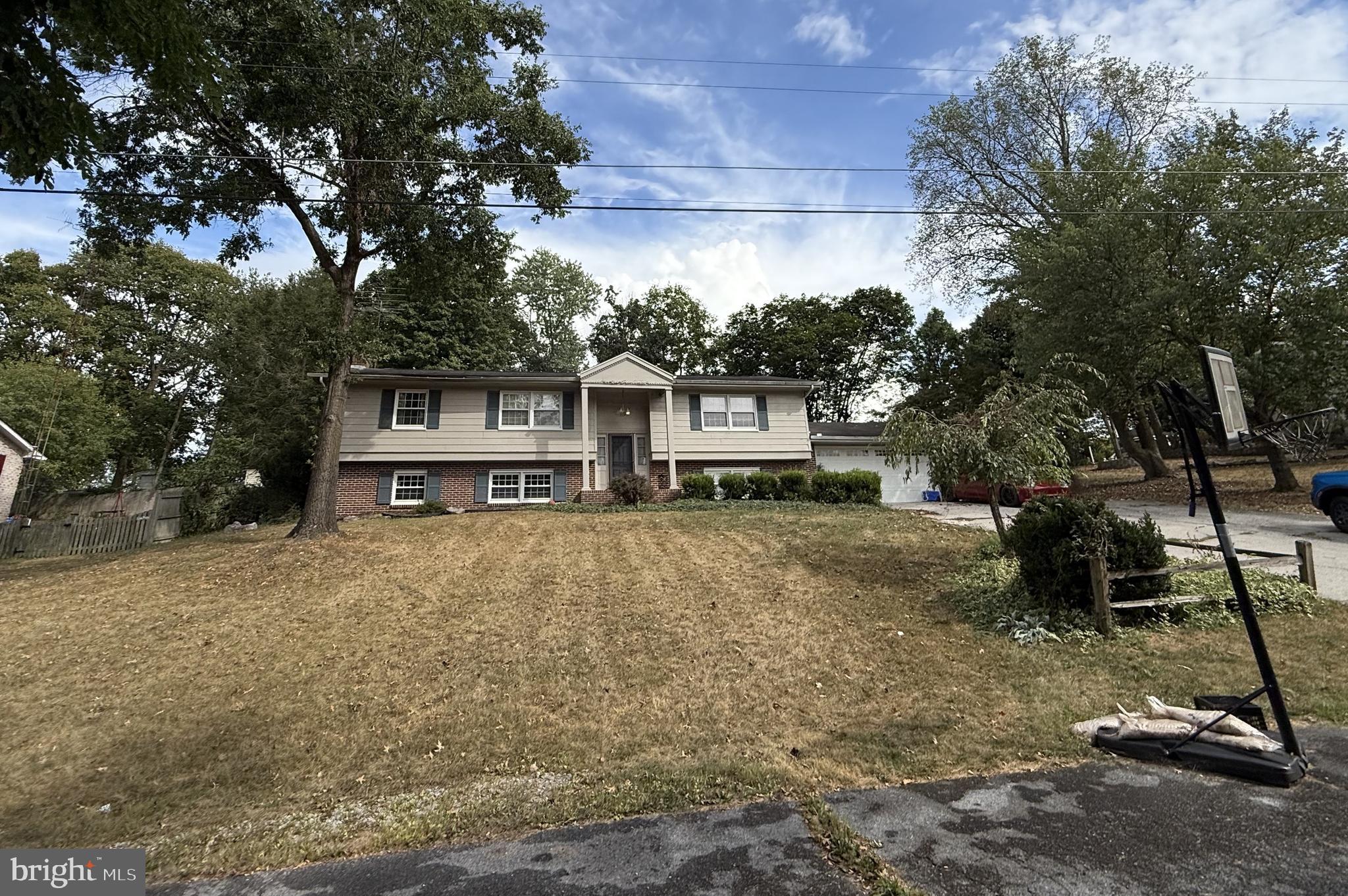 FOREST HILLS - Residential