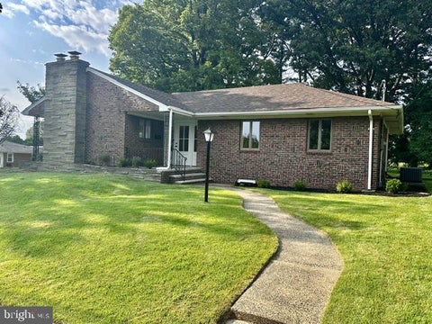 Homes For Sale - 16 Charlotte Street<br/> SAYREVILLE, NJ 08872