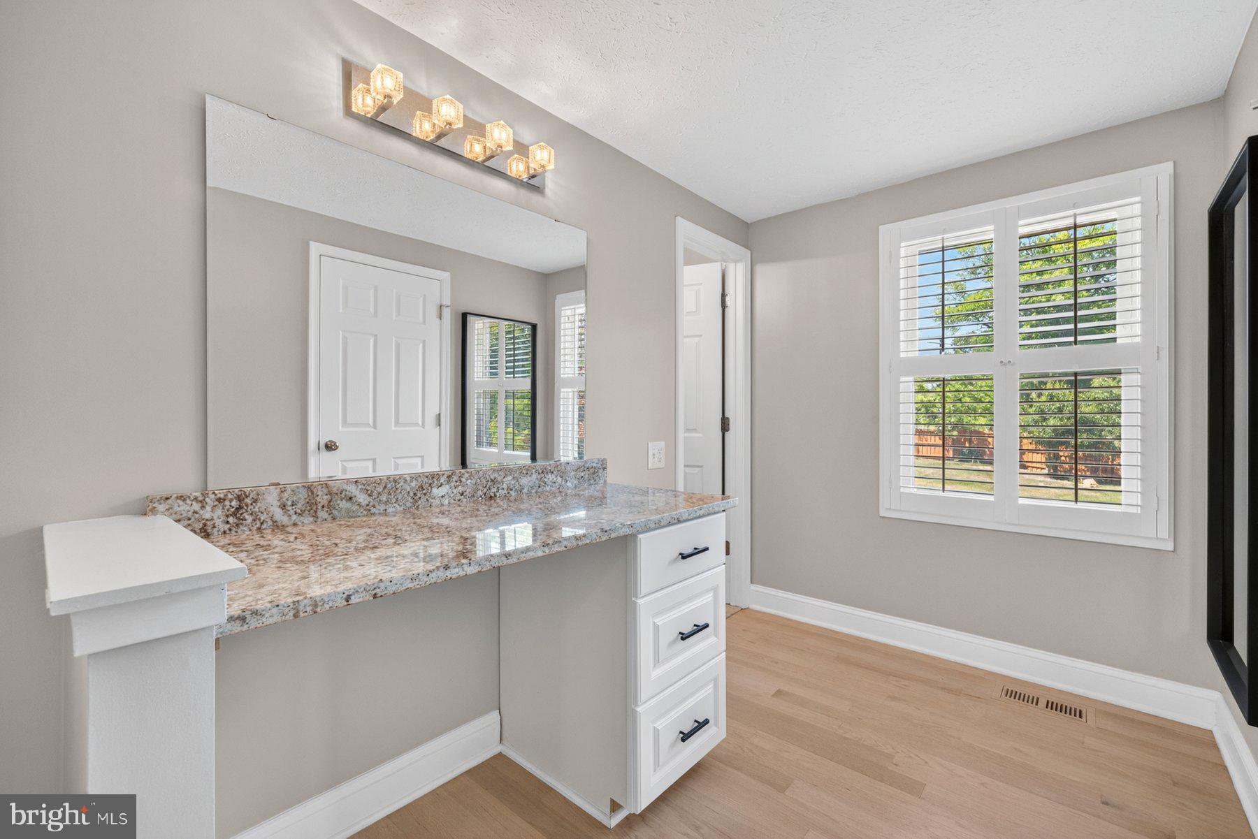 MIDDLE VALLEY - Residential
