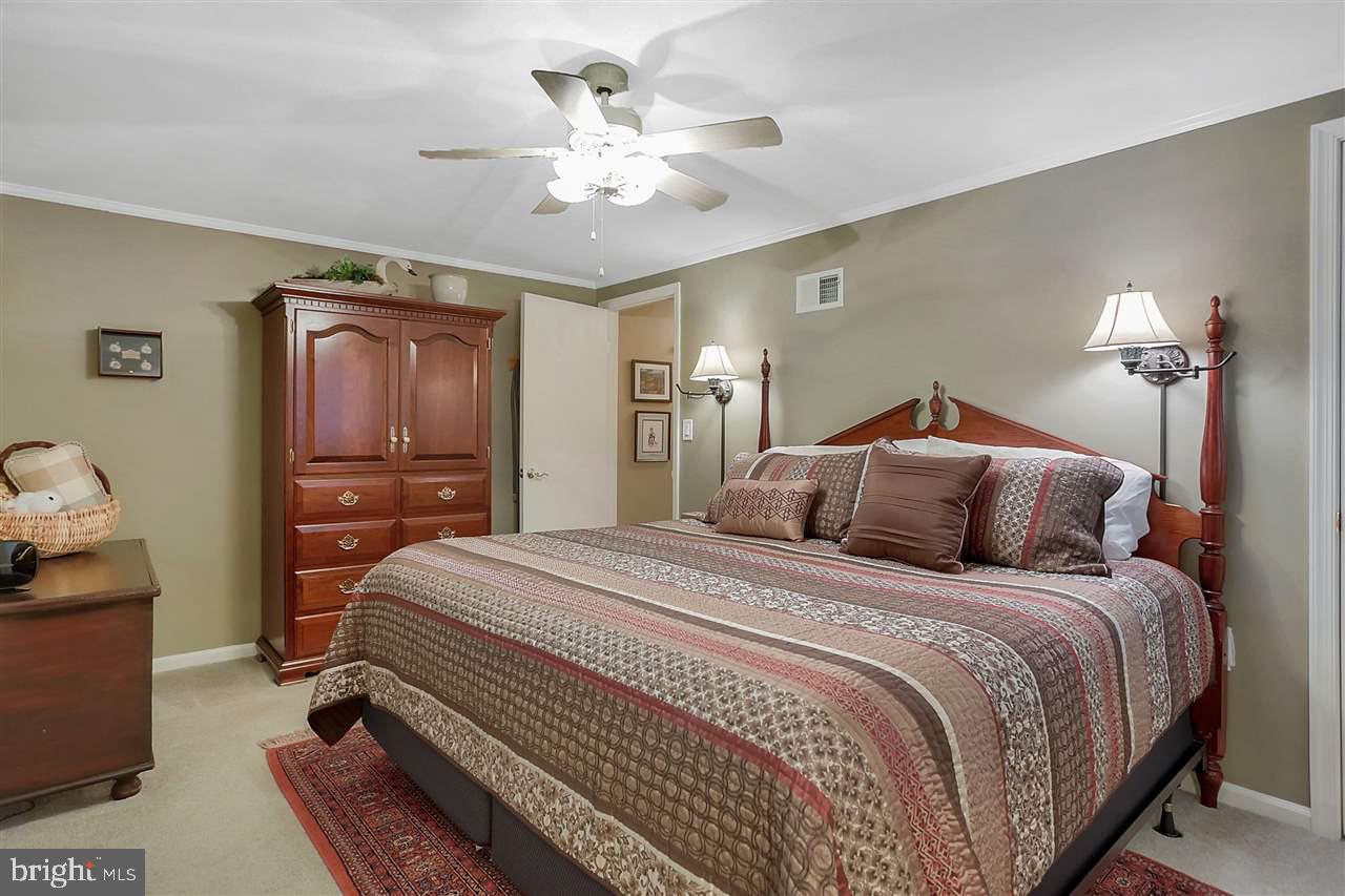 WESTLYN CONDOS - Residential