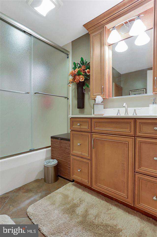 WESTLYN CONDOS - Residential