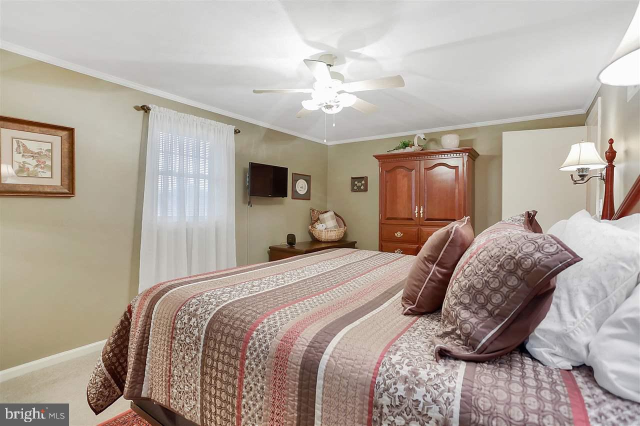 WESTLYN CONDOS - Residential