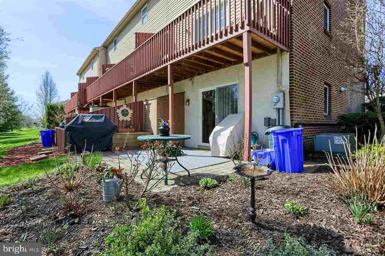 WESTLYN CONDOS - Residential