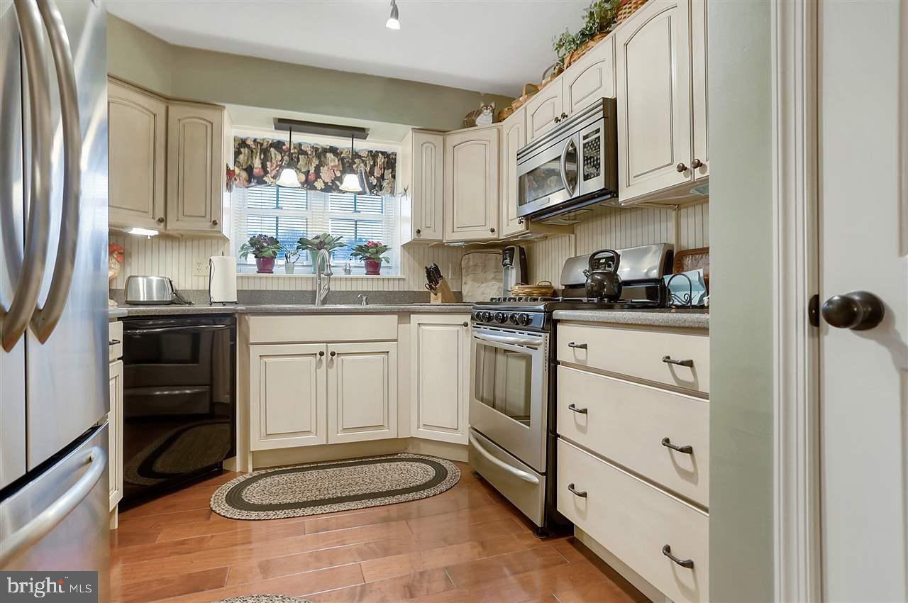 WESTLYN CONDOS - Residential
