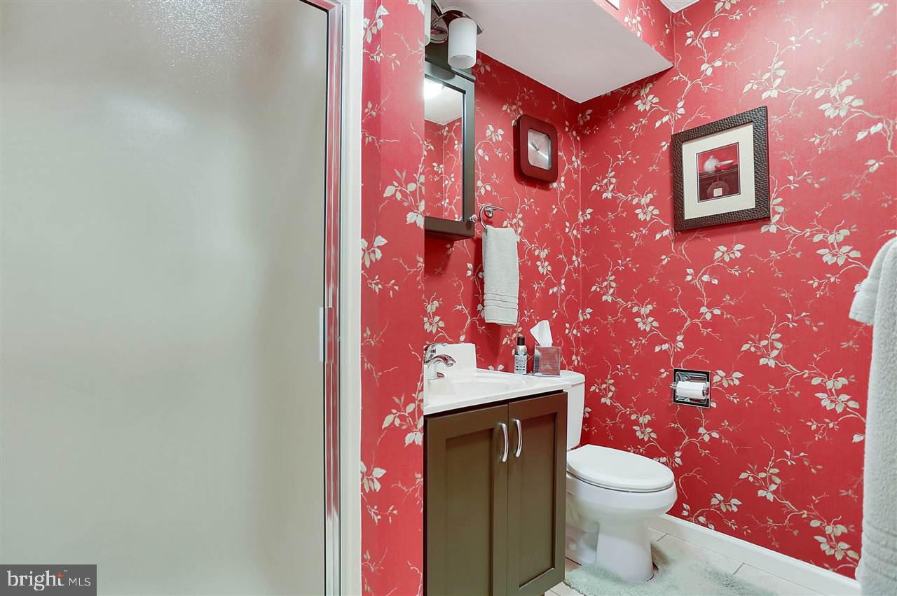 WESTLYN CONDOS - Residential