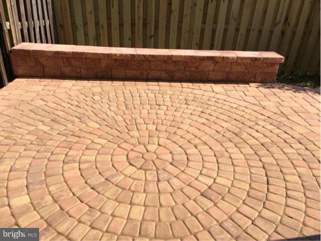 SOUTH RIDING - Residential Lease