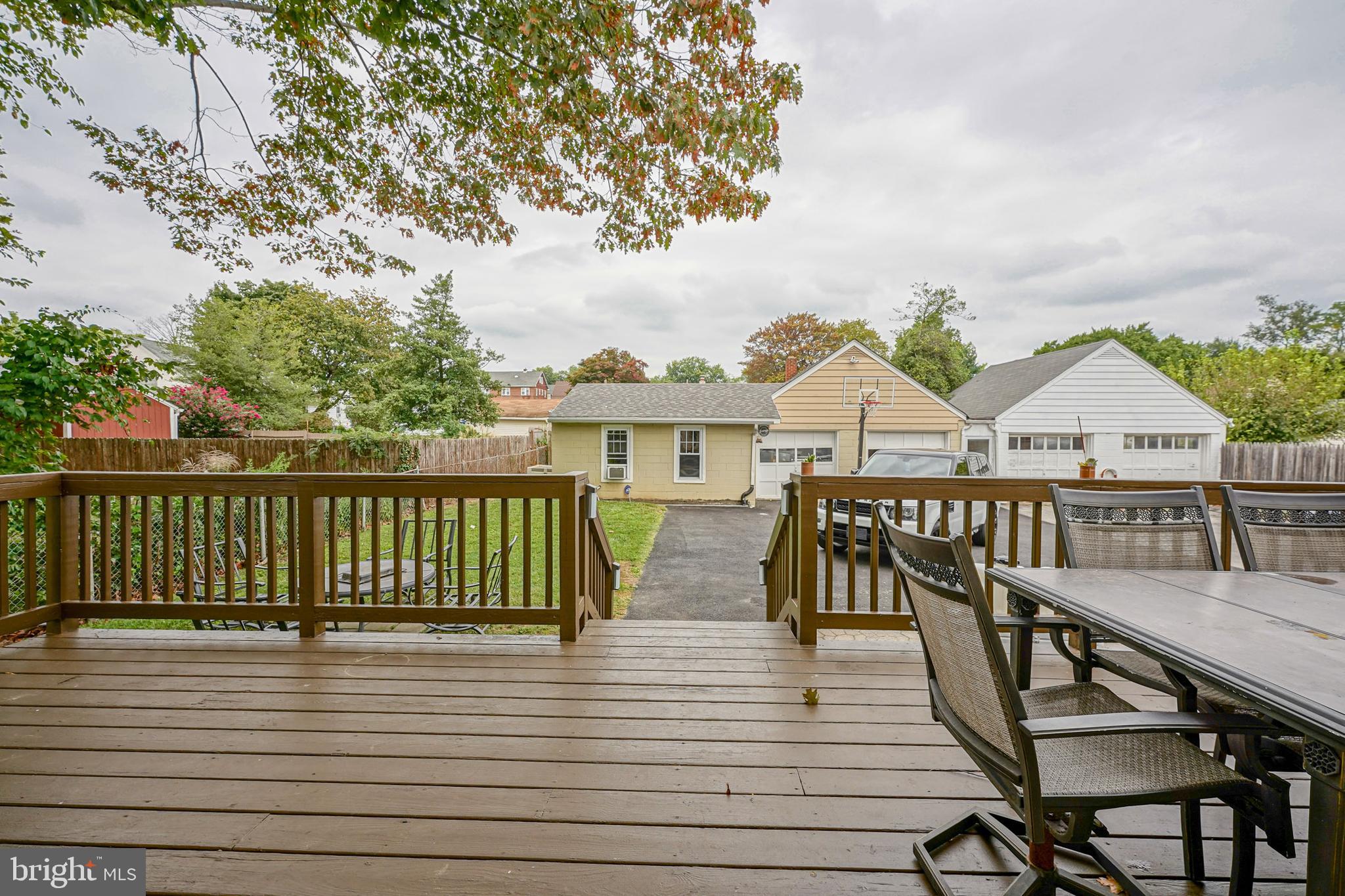 BOOTH CORNER - Residential