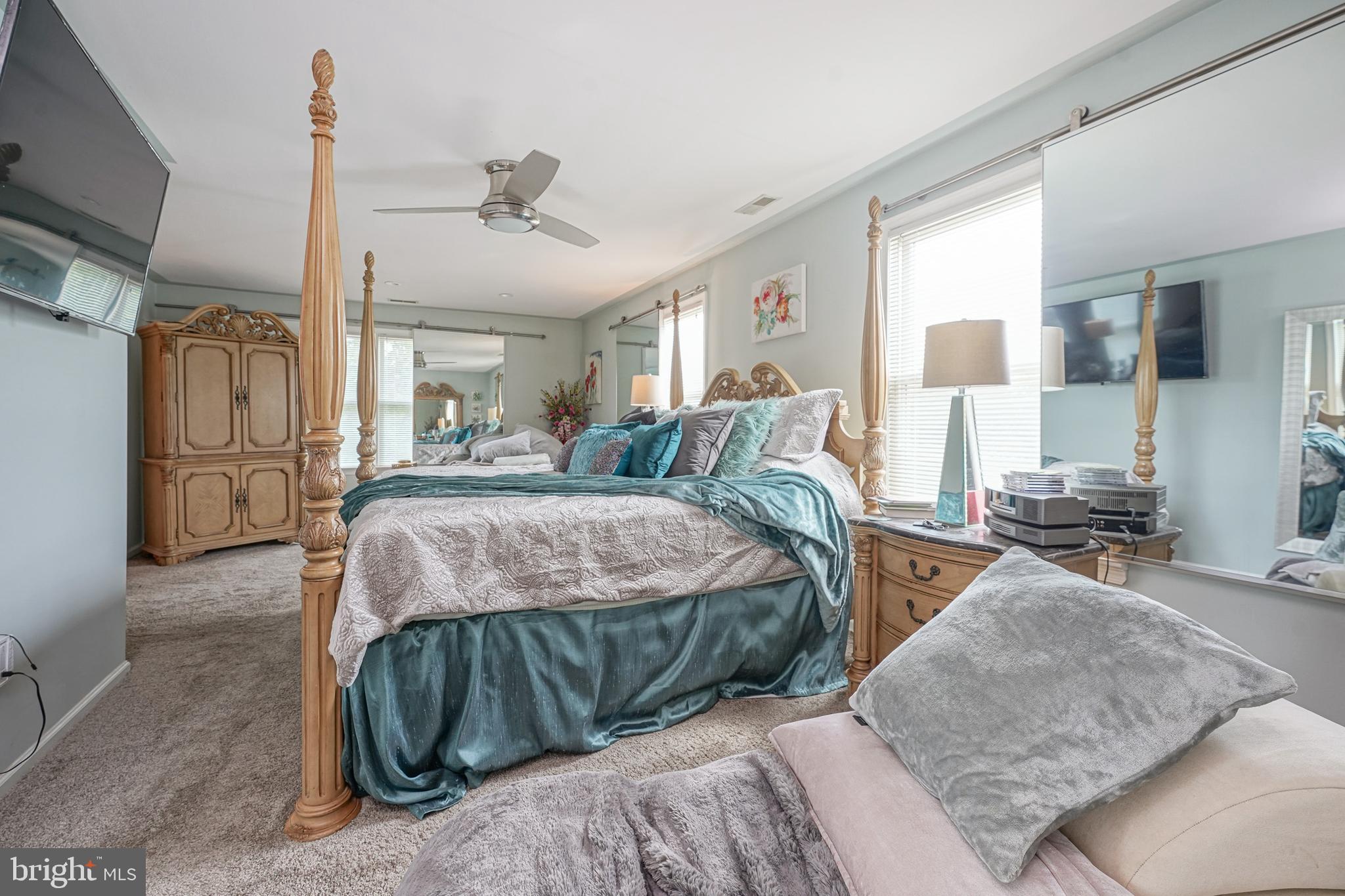 BOOTH CORNER - Residential