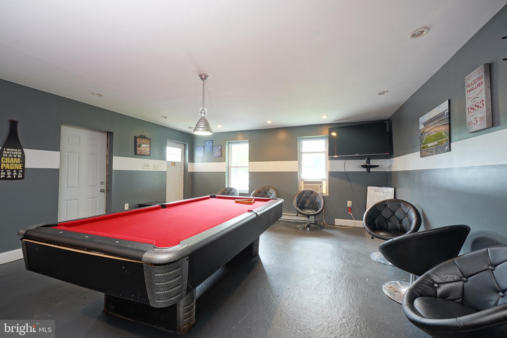 BOOTH CORNER - Residential