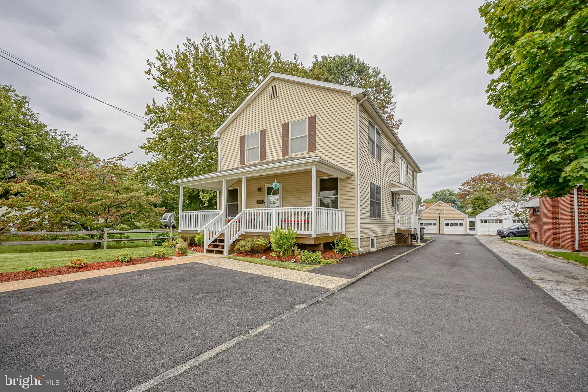 BOOTH CORNER - Residential