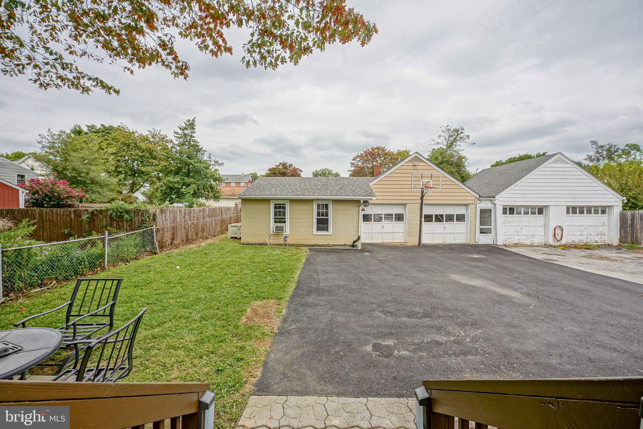 BOOTH CORNER - Residential