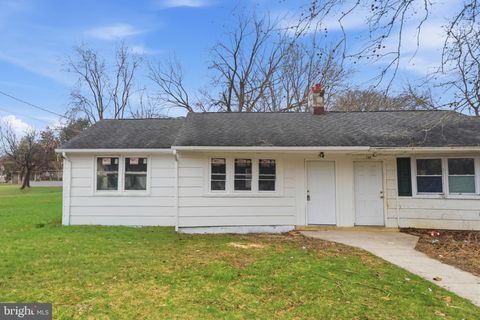 Townhouse For Sale - 143 Kinsley Road<br/> PEMBERTON, NJ 08068