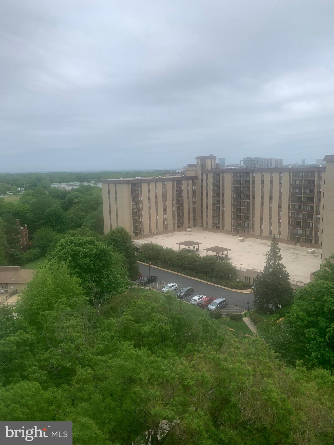 WOODLAKE TOWERS - Residential