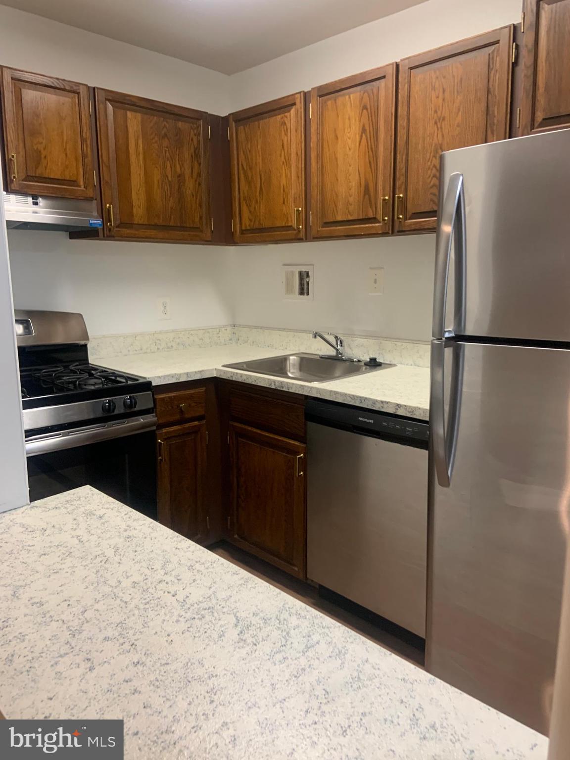 WOODLAKE TOWERS - Residential