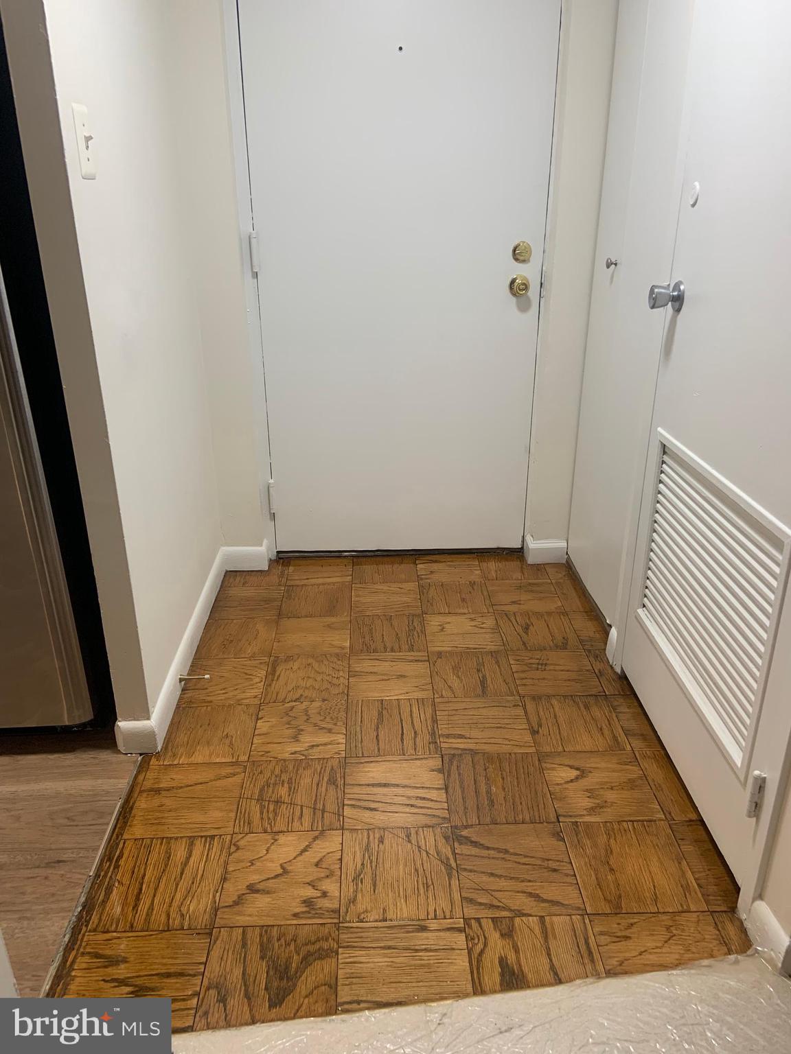 WOODLAKE TOWERS - Residential