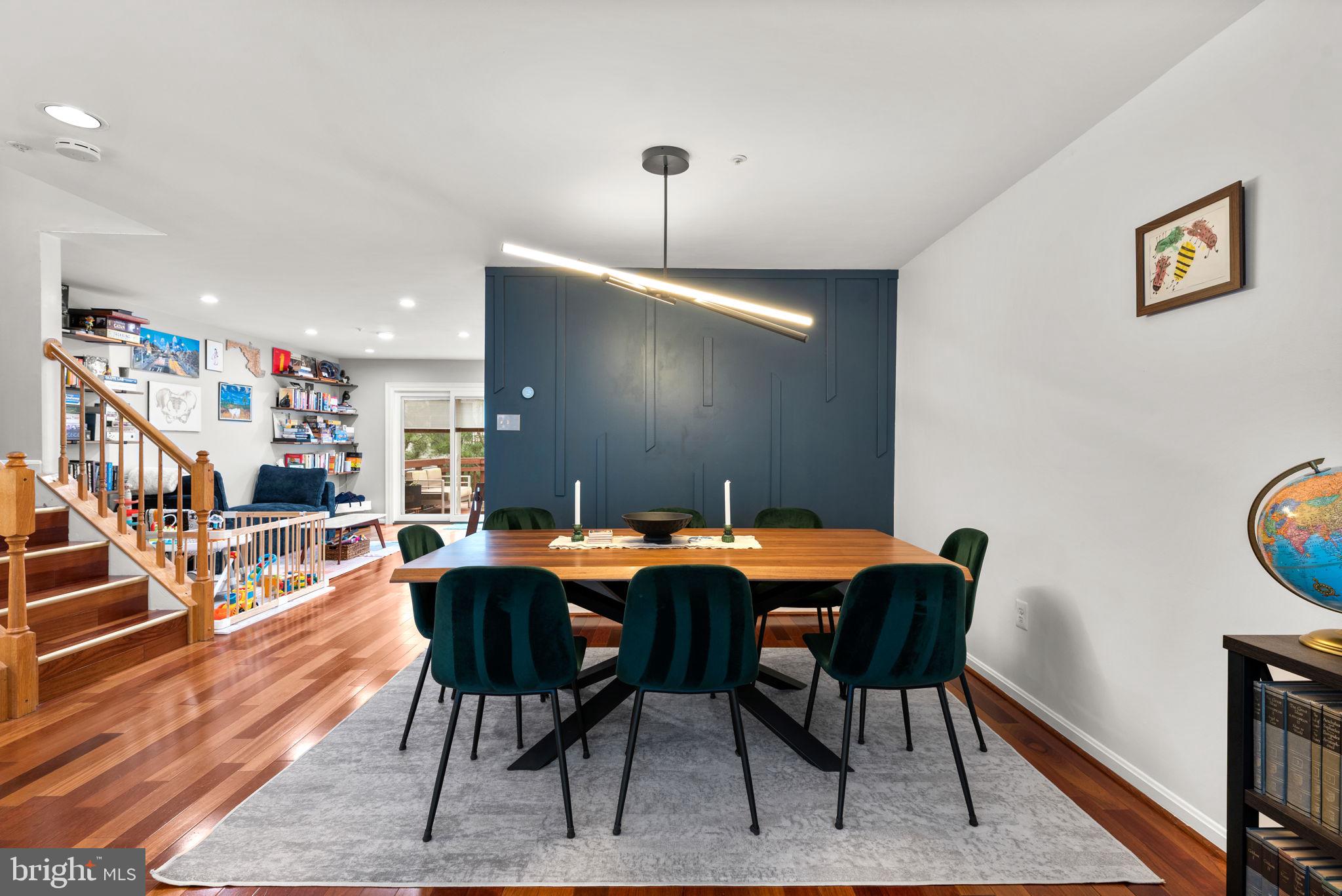10030 VANDERBILT CIRCLE