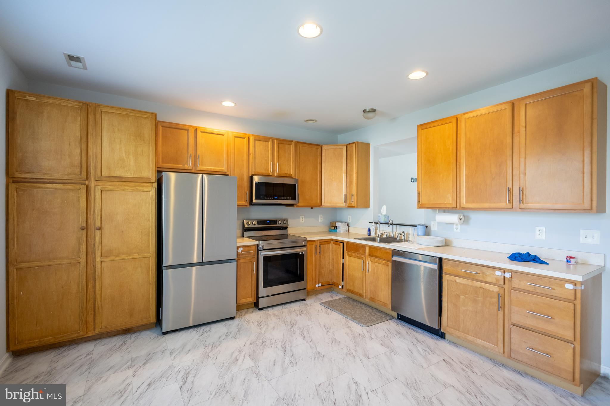 SELBY ON THE BAY - Residential Lease