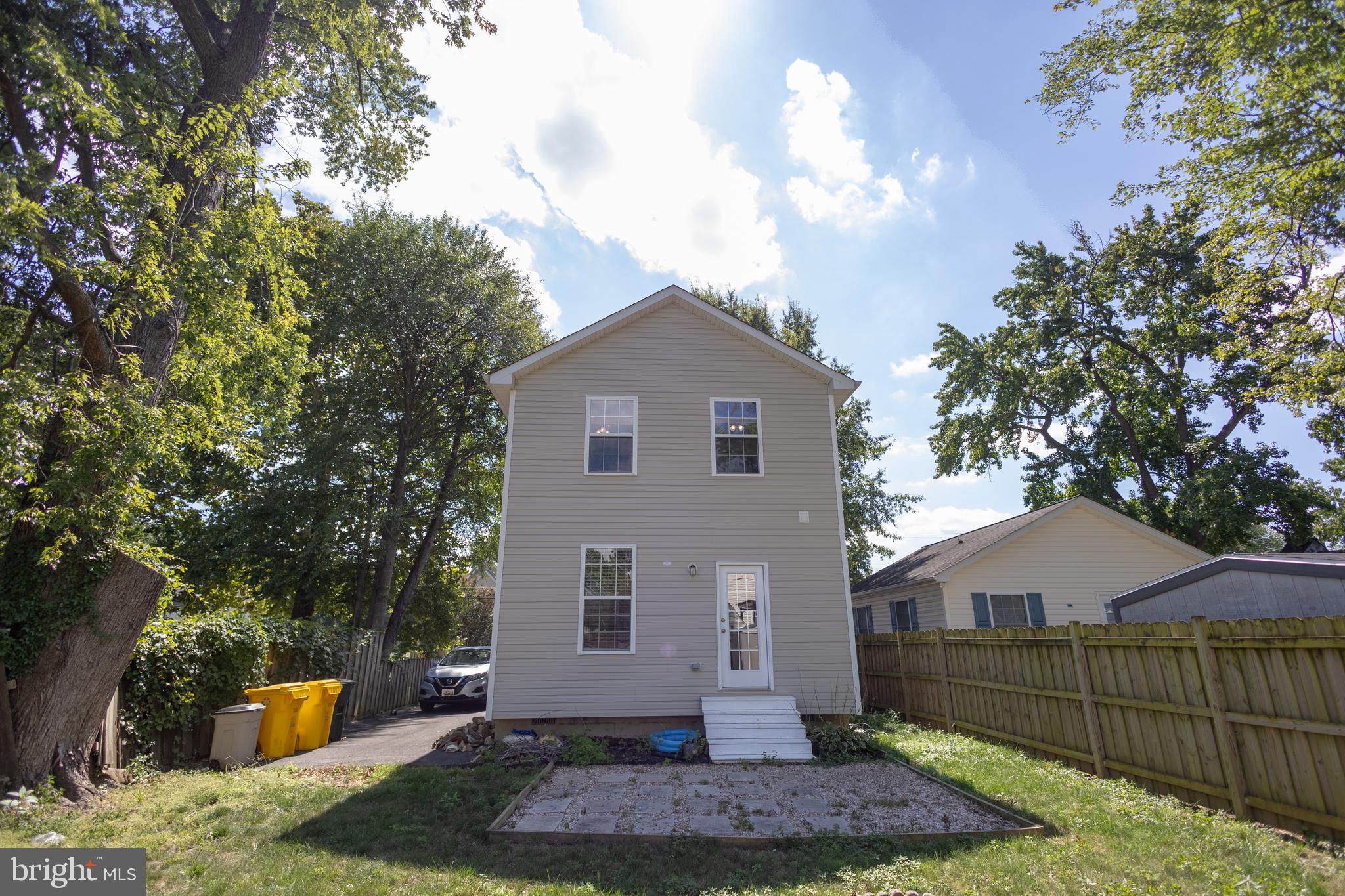 SELBY ON THE BAY - Residential Lease