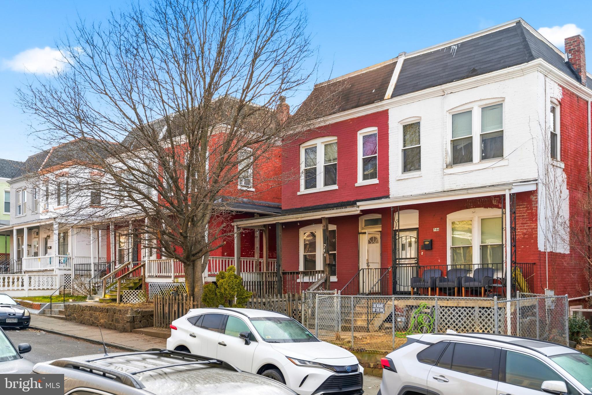 744 GRESHAM PLACE NW