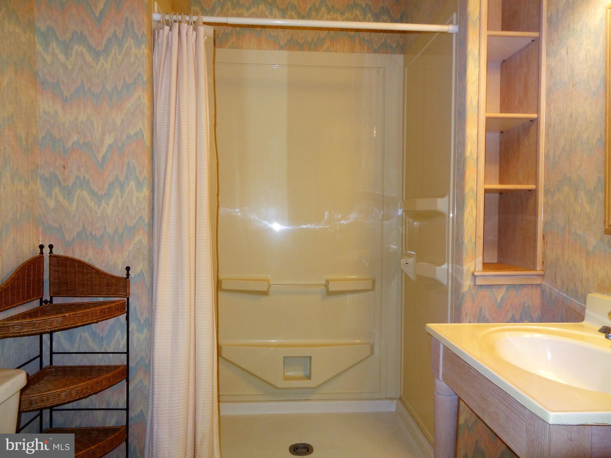 LITTLE ROCKY RUN - Residential Lease