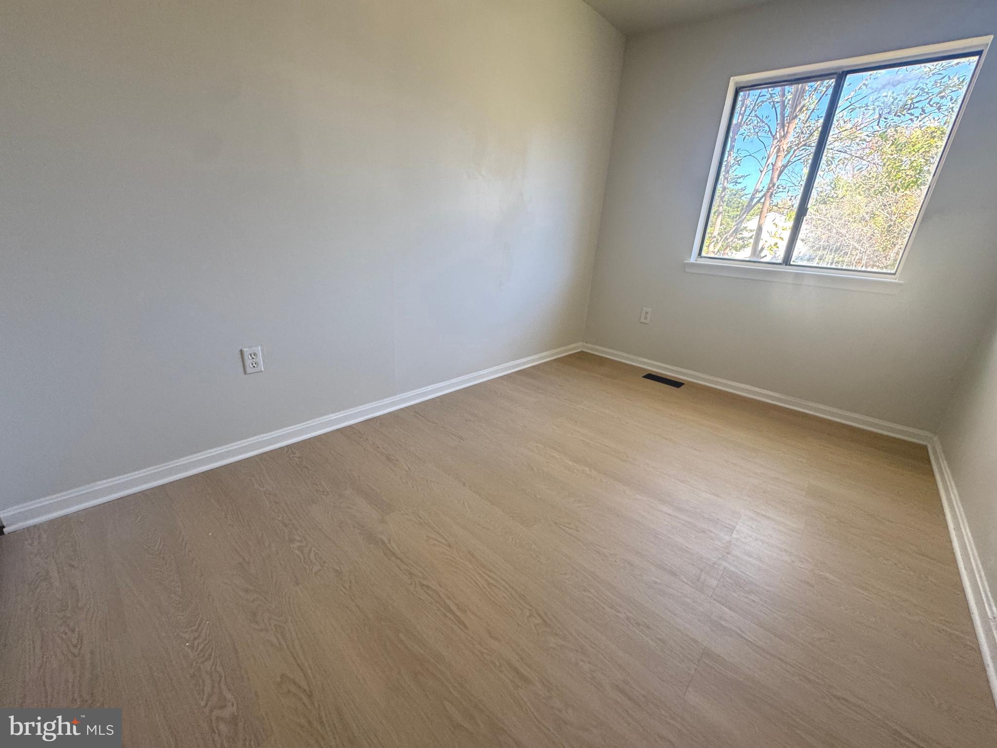 HUNTINGTON NEIGHBORHOOD - Residential