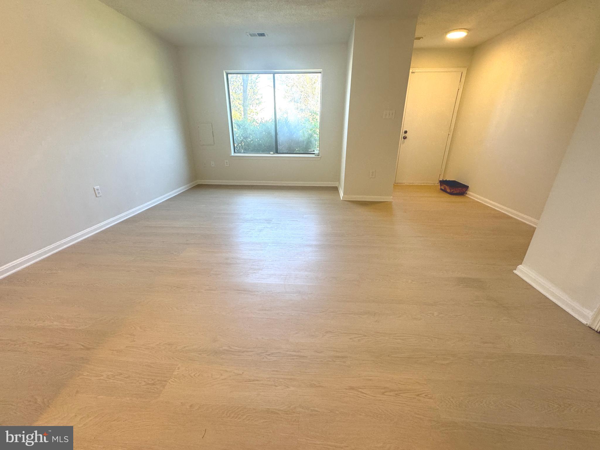 HUNTINGTON NEIGHBORHOOD - Residential