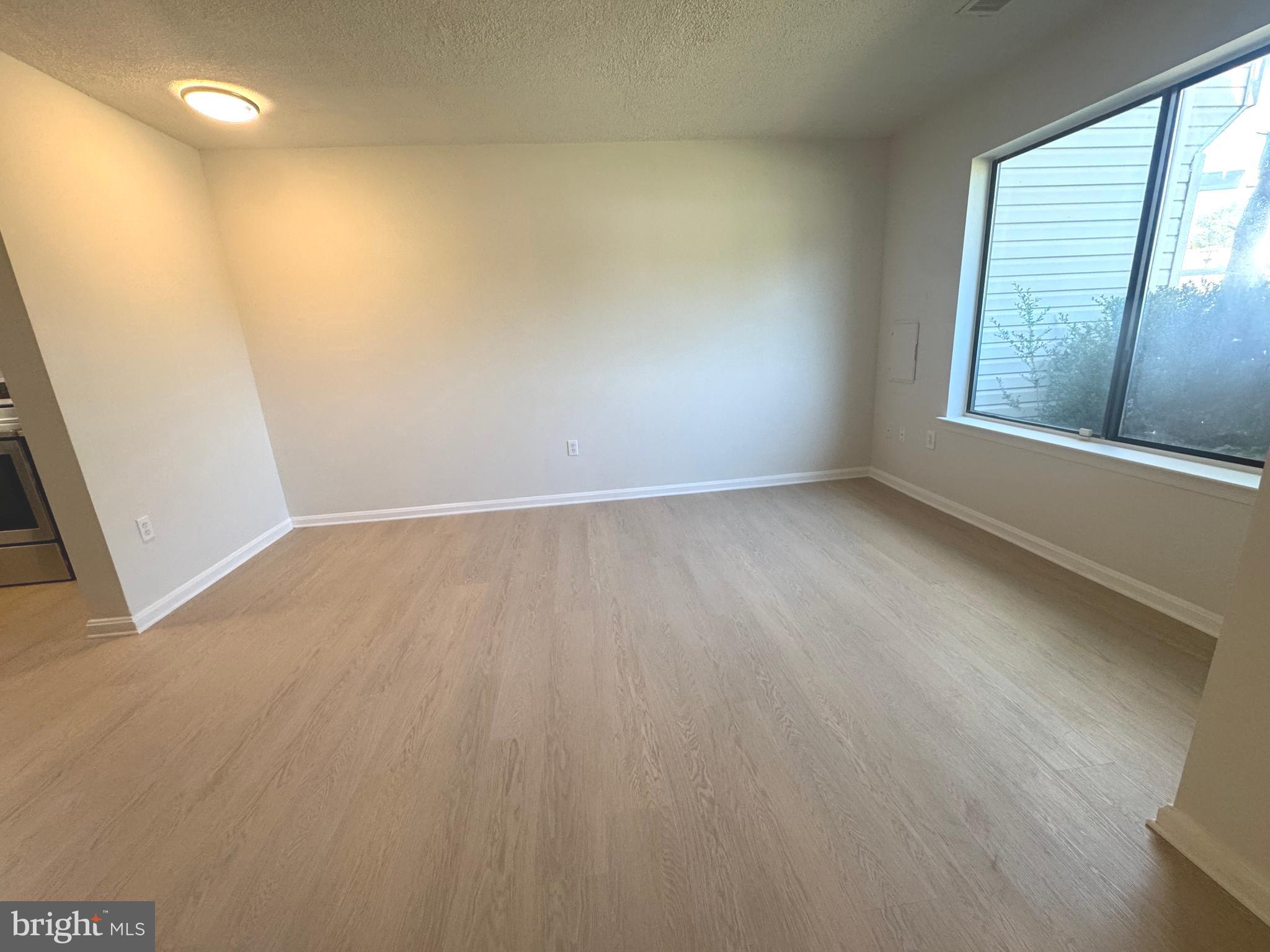 HUNTINGTON NEIGHBORHOOD - Residential