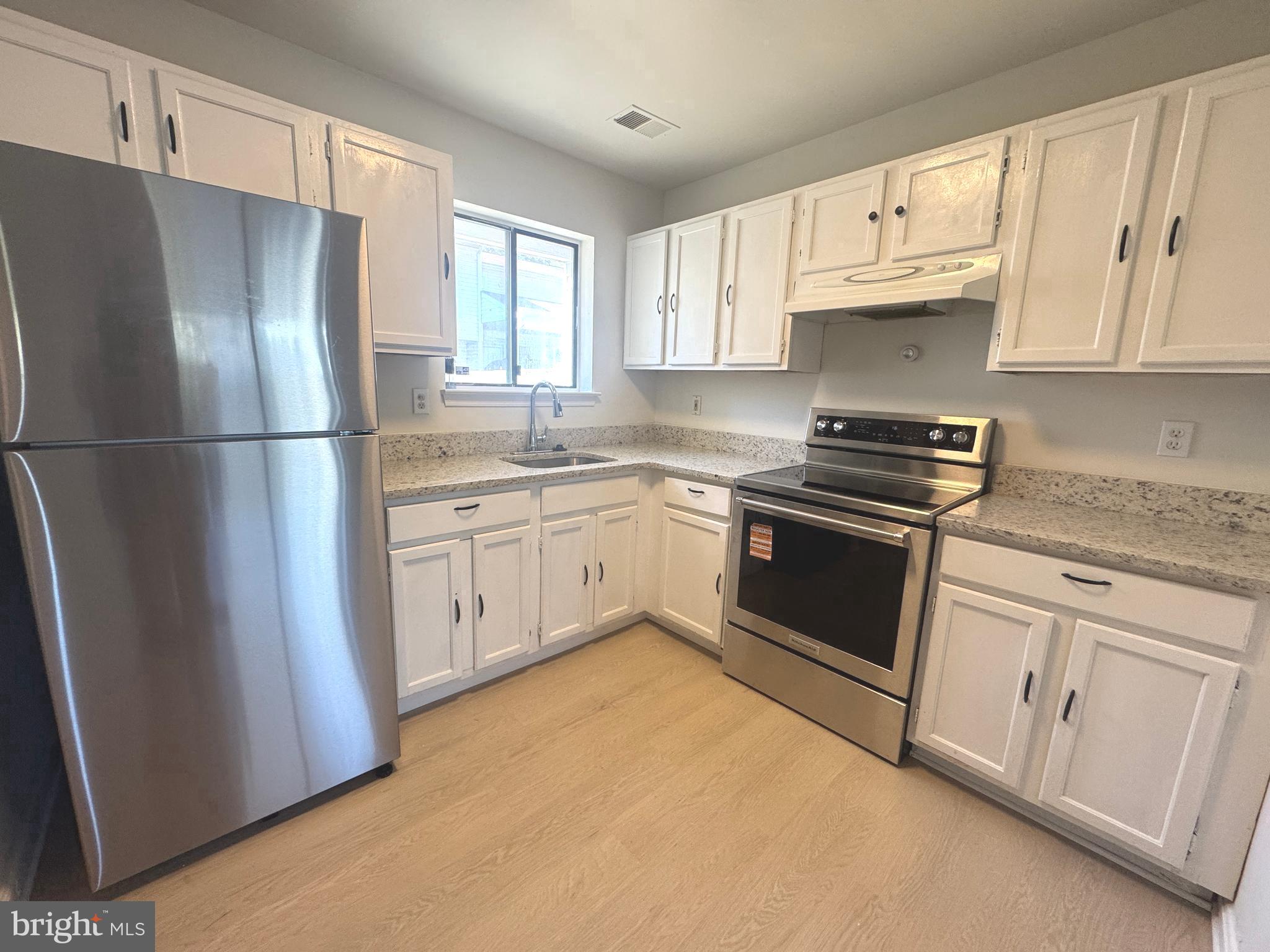 HUNTINGTON NEIGHBORHOOD - Residential