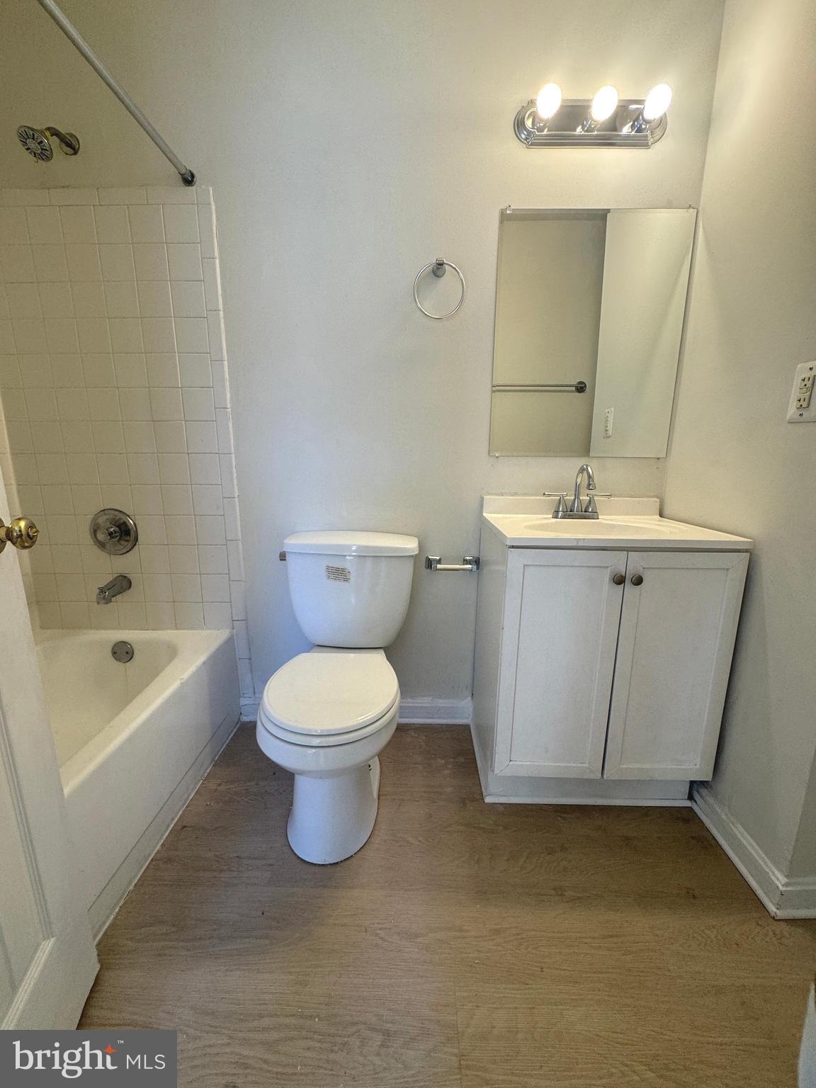 HUNTINGTON NEIGHBORHOOD - Residential