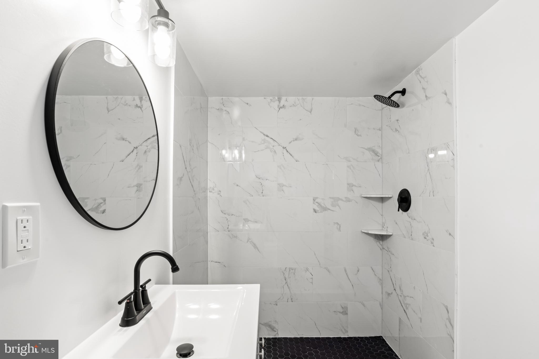 BARNABY MANOR OAKS - Residential Lease