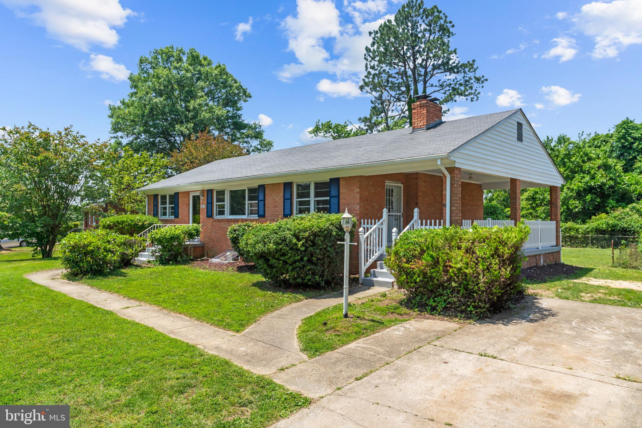 BARNABY MANOR OAKS - Residential Lease