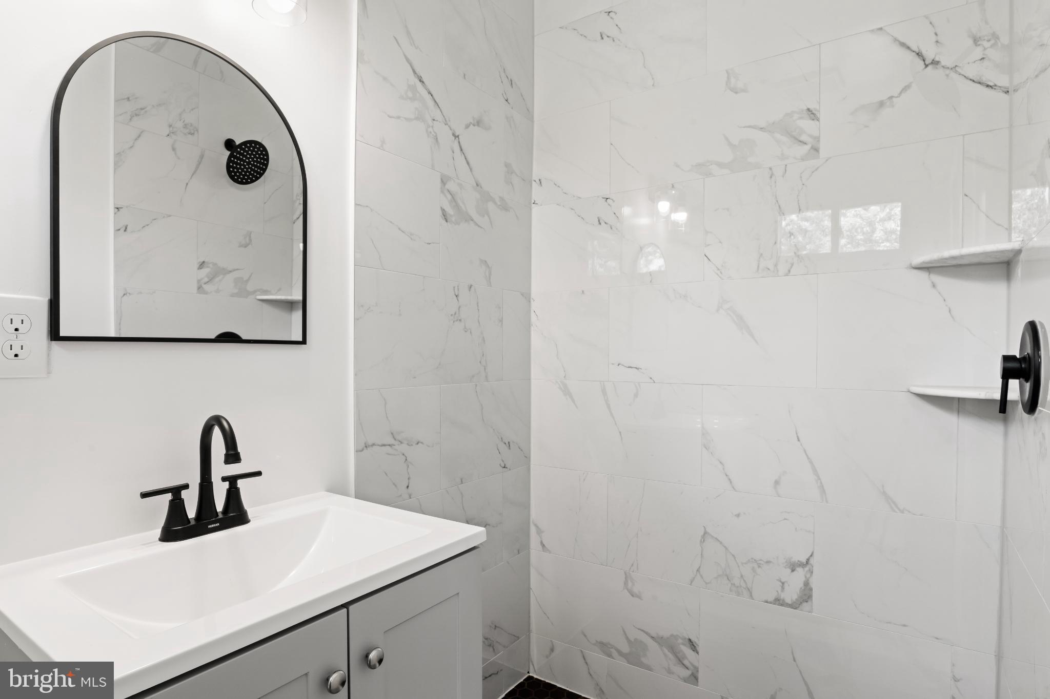 BARNABY MANOR OAKS - Residential Lease