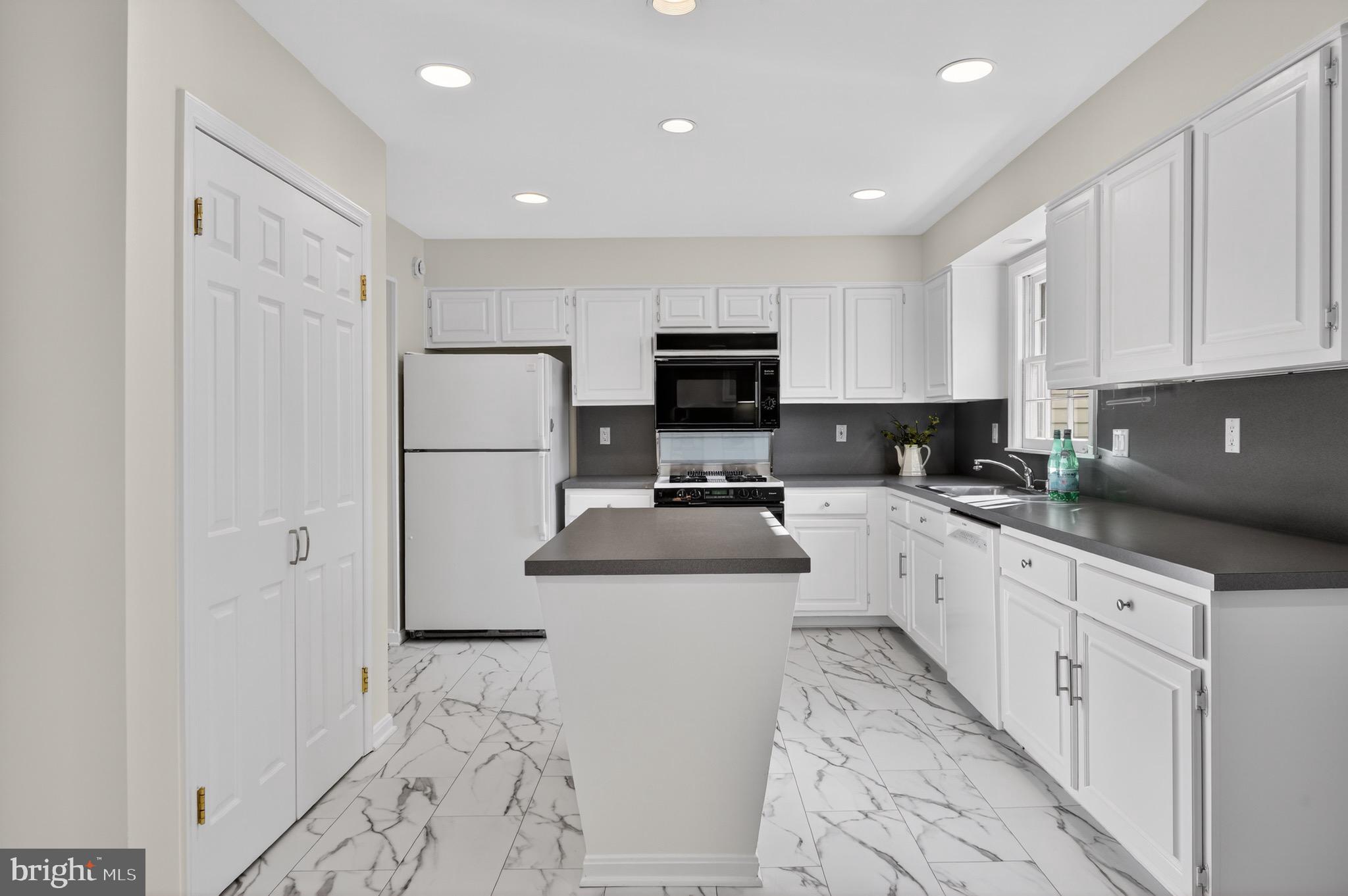 DEVONSHIRE - Residential