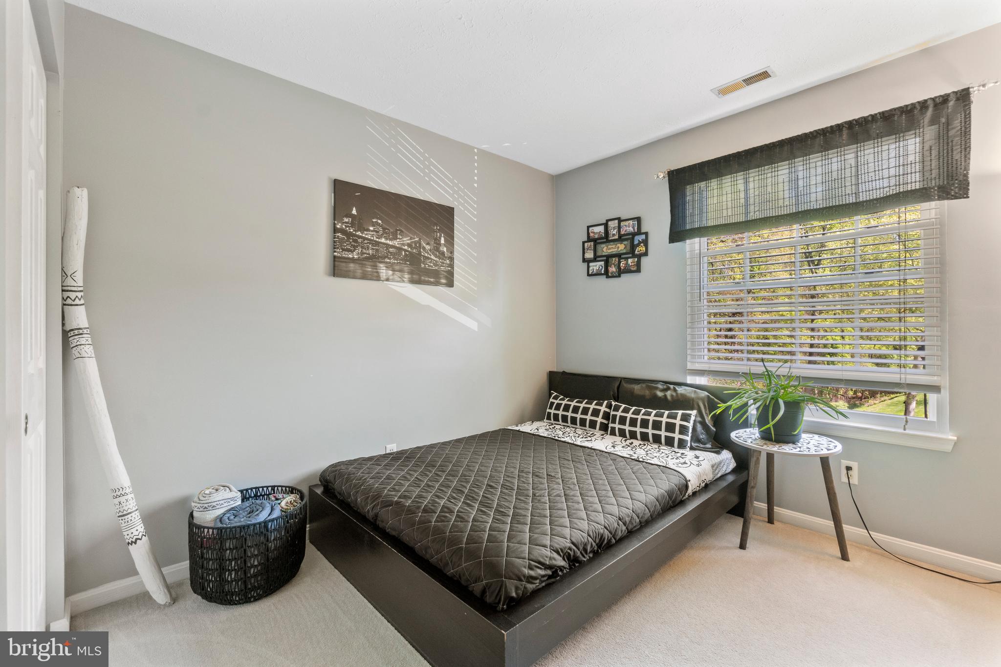 CONSTANT WOODS - Residential