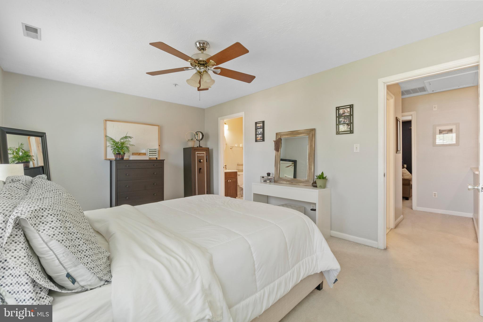 CONSTANT WOODS - Residential