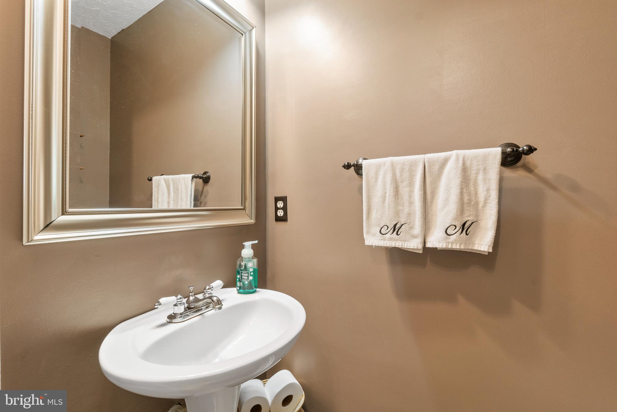 CONSTANT WOODS - Residential