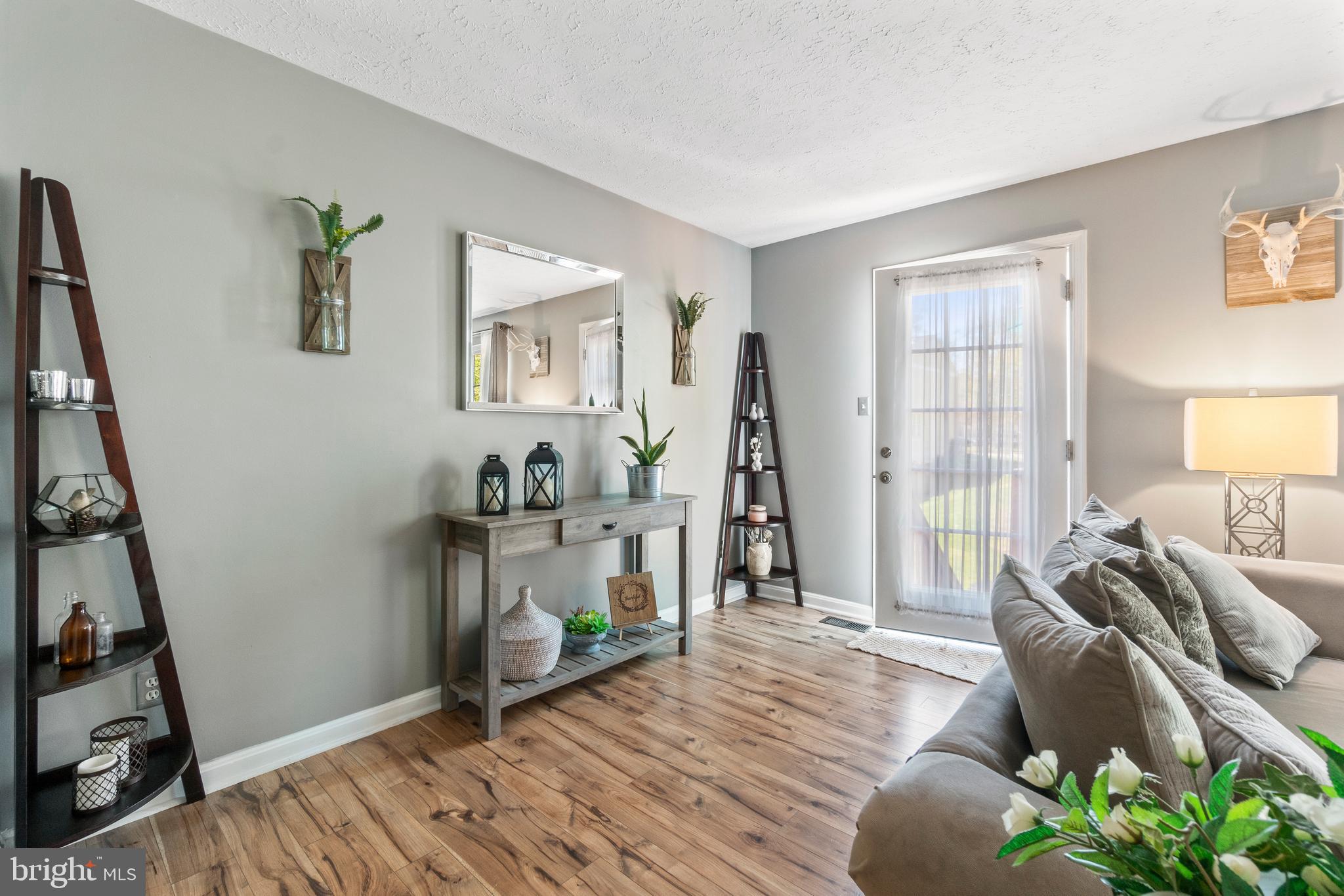 CONSTANT WOODS - Residential