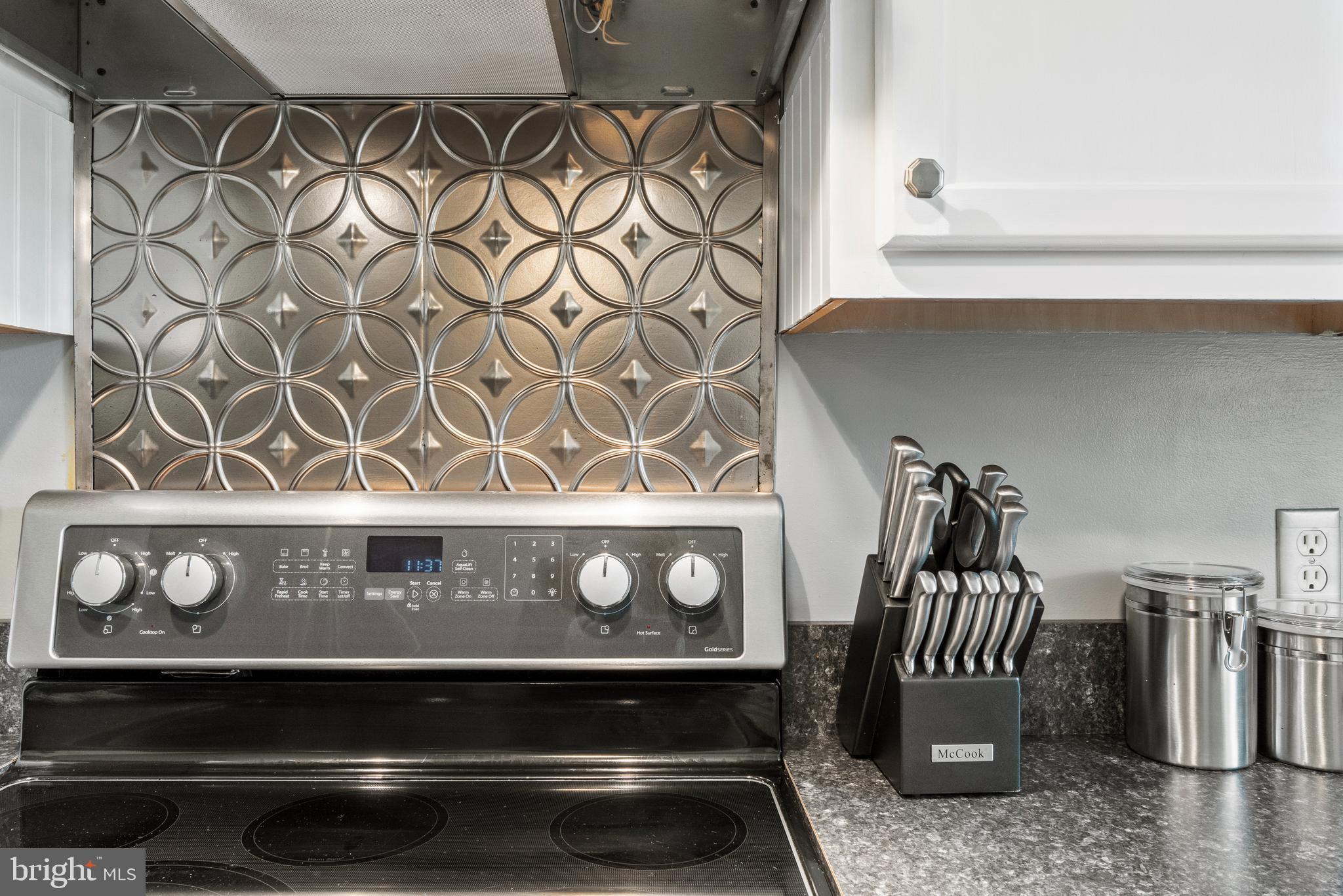 CONSTANT WOODS - Residential