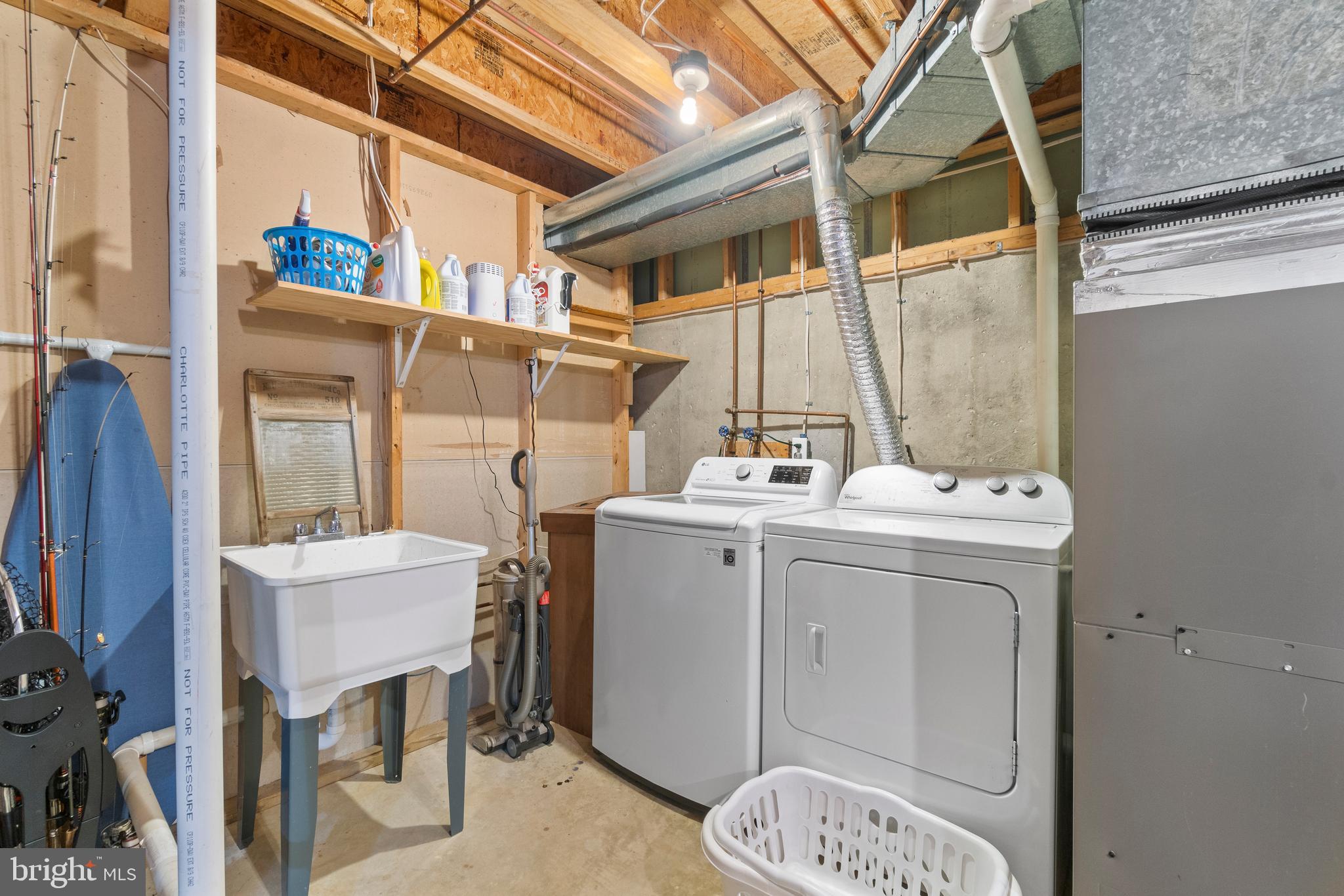 CONSTANT WOODS - Residential