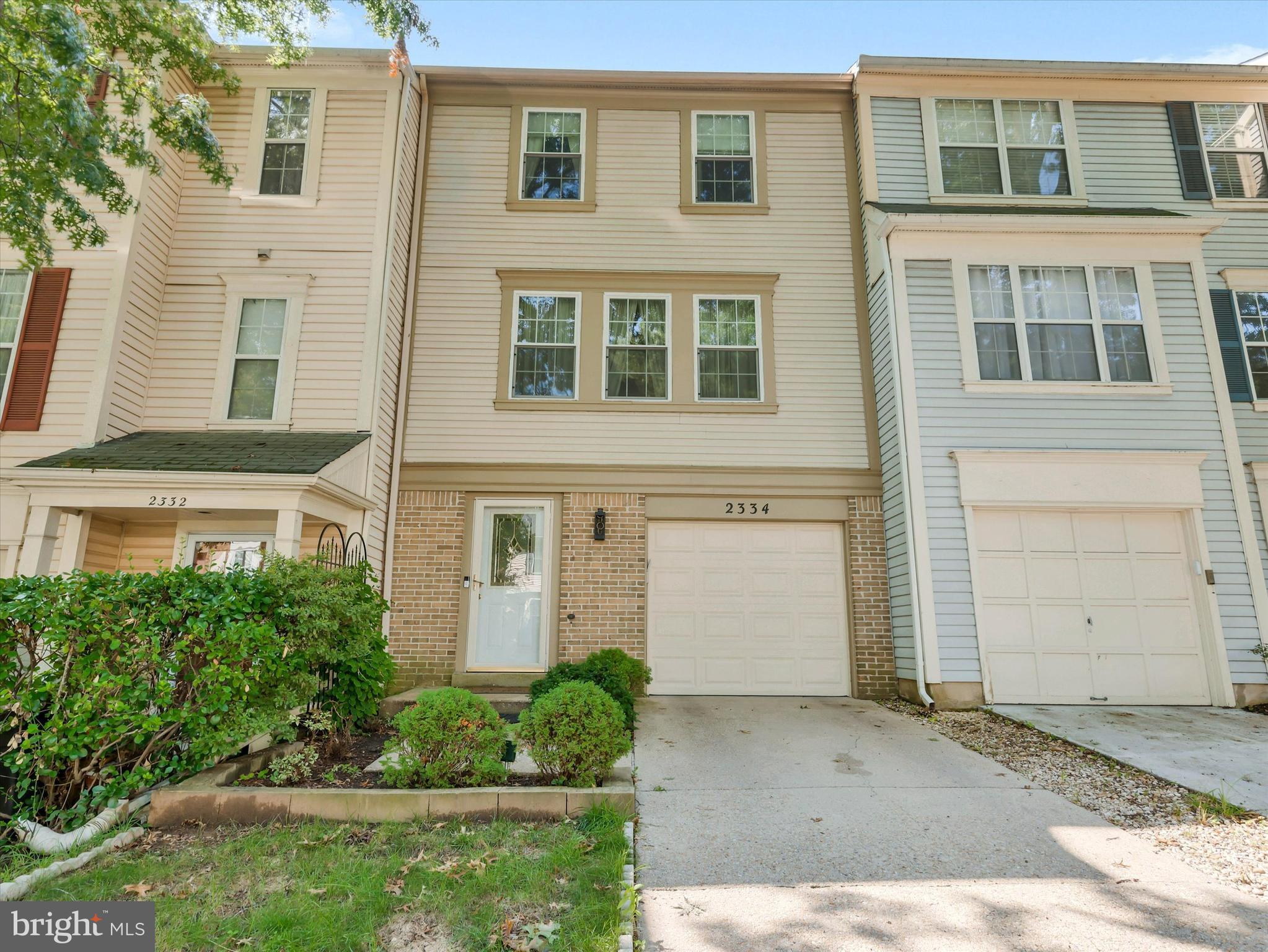 2334 LONDON BRIDGE DRIVE