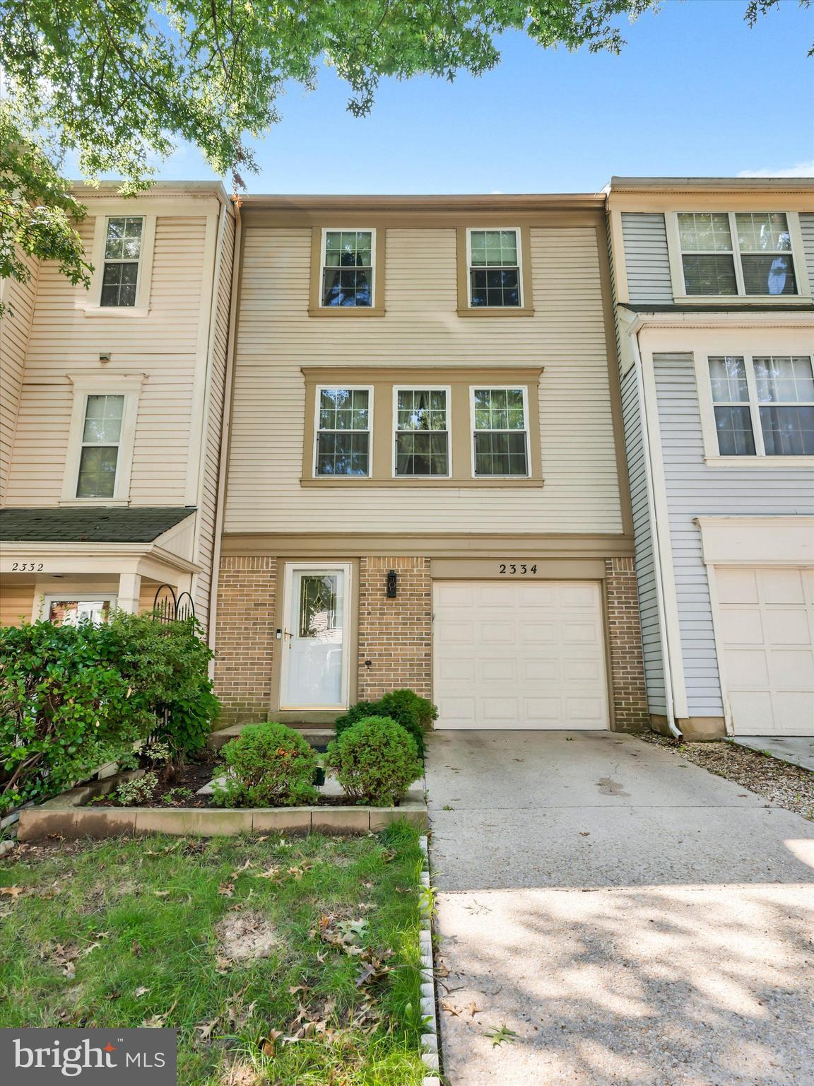 2334 LONDON BRIDGE DRIVE
