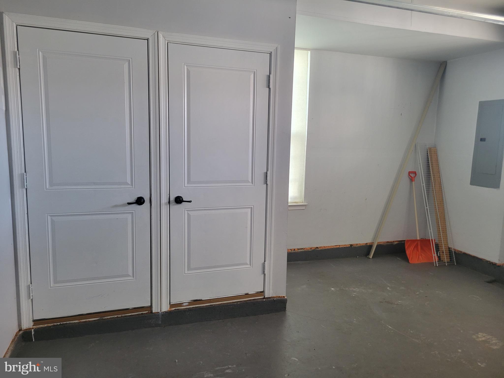 ELKRIDGE CROSSING - Residential Lease