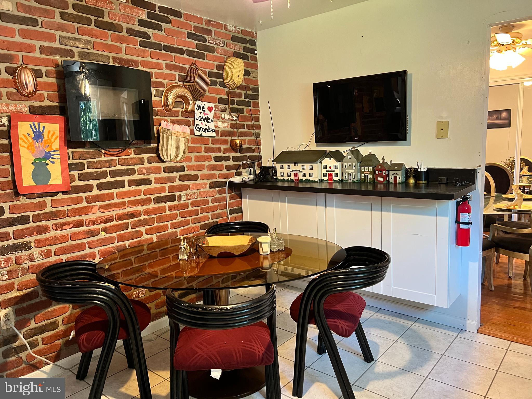 TEMPLE HILLS - Residential