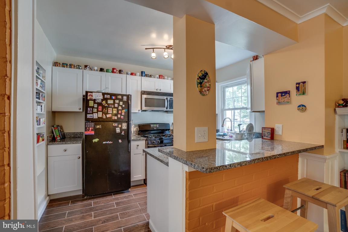 KENSINGTON ESTATES - Residential Lease