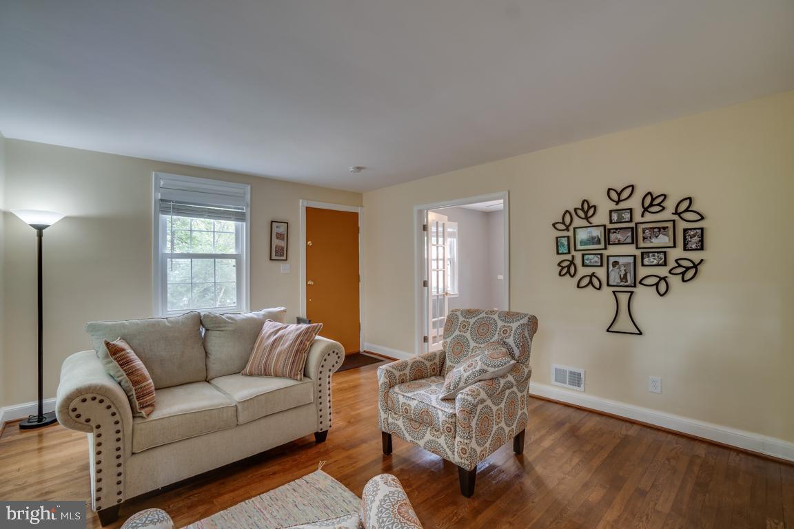 KENSINGTON ESTATES - Residential Lease