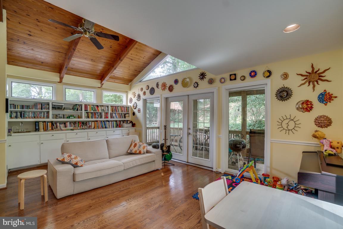 KENSINGTON ESTATES - Residential Lease