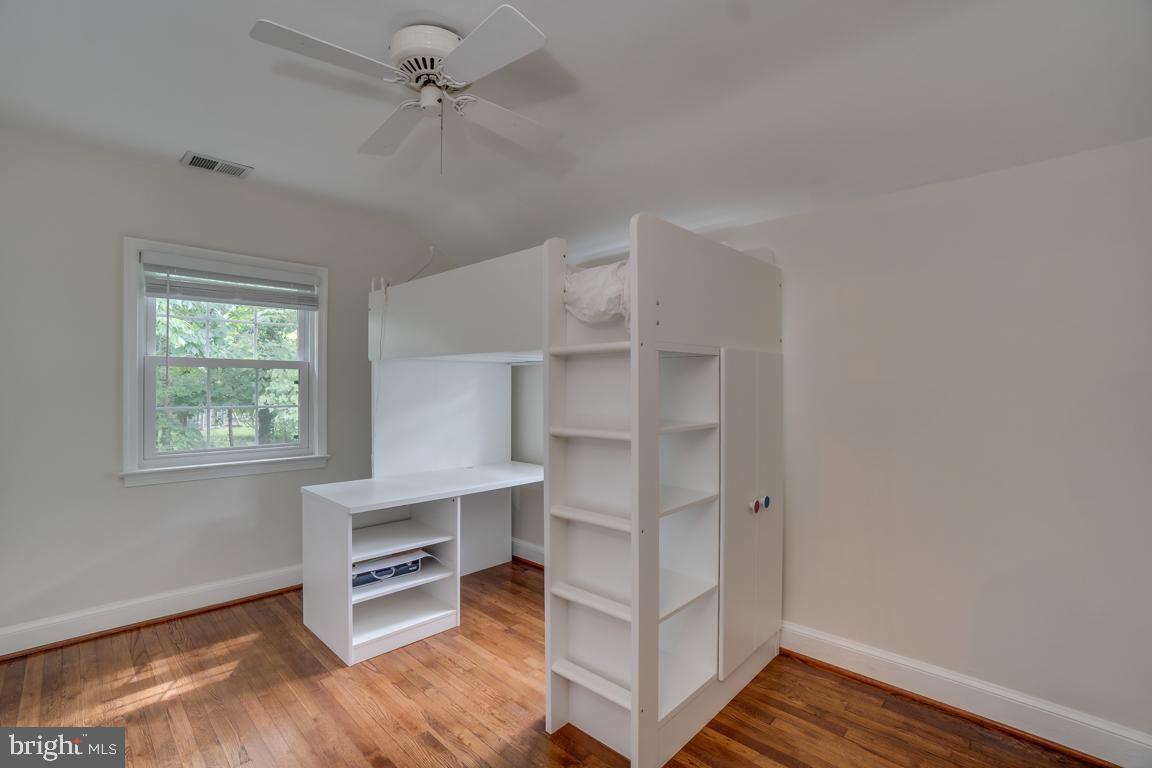 KENSINGTON ESTATES - Residential Lease